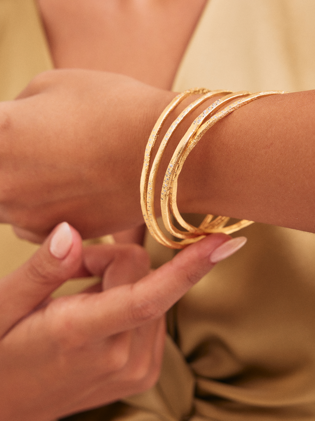 Glowing Ripple Bracelet